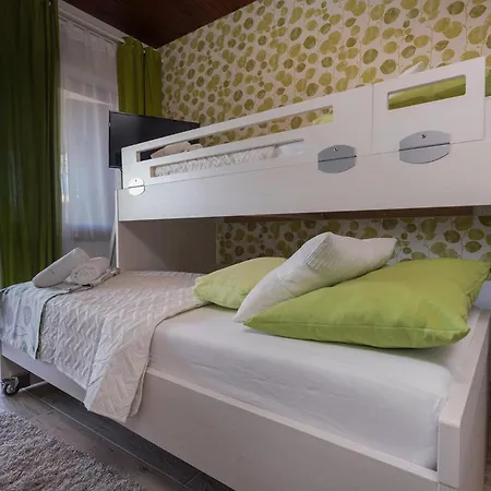 Botanica Casa de Férias Pula